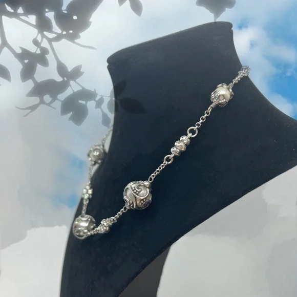 𝓑𝓻𝓲𝓰𝓱𝓽𝓸𝓷 Silvertone Station Filigree Spheres w/Crystal Beading - Picture 2 of 6